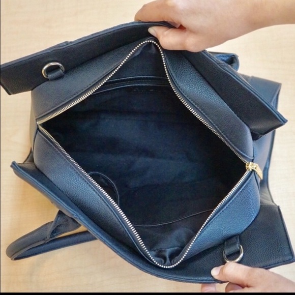 Large purse - Picture 2 of 3